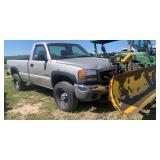 2005 GMC 2500 with plow