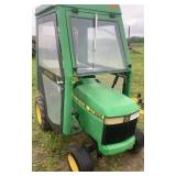 John Deere GT 262 lawn tractor