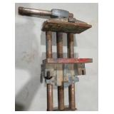 Bench vise