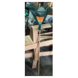 Leaf rake Leaf rake