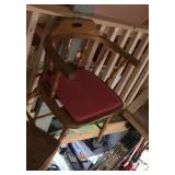 Kitchen chair with arm rests