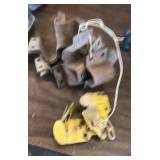 Stake pockets & hardware Stake pockets & hardware