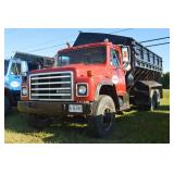 1984 International truck with 18 1984 International truck with 18