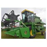 John Deere 4420 Combine