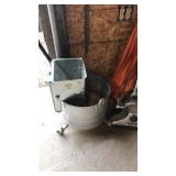 Vac & mop bucket