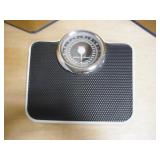Starfrit 300 lb Weigh Scale