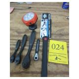 3 Wratchets/Pull Saw & Light
