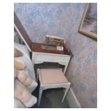 Singer Sewing Machine w/Stool