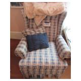 Chair w/Pillows & Throw