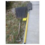 2 Shovels