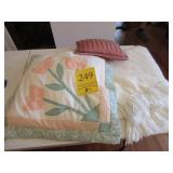 2 Pillows & Throw