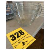Pampered chef batter bowl