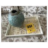 Tray and vase