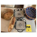 Total of 5 baskets (2) our metal