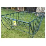 Round bale feeder