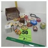 The dry Gulch saloon box with several miniature