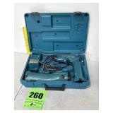Makita drill and flashlight two batteries one