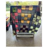 72ï¿½ x 70ï¿½ quilt top