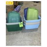 Five totes with lids two are one size 3 or