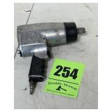 Three-quarter inch drive impact gun