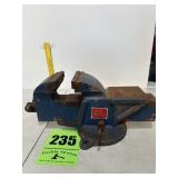 Swivel base bench by 5 inches inoperable at the
