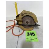 Black & Decker scale saw