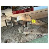 Vise w/Anvil End