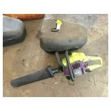 Poulan 4015 Chain Saw w/Case (NOT Running)