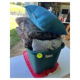 20 Gallon Tote w/Pillows