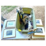 Tote w/Pictures, Lighthouse Chime & Decor