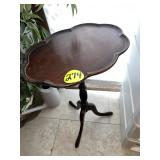 3 Leg Pedestal Stand