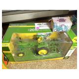 John Deere 2010 Tractor w/Disc