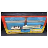 Corgi glider and trailer gift set 12