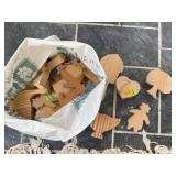 Lot of wooden Art (animals, figures, trees,
