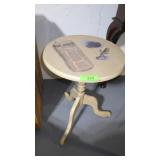 1994 BOMBAY CO. SIDE TABLE 15 x 15 x 21 1/2