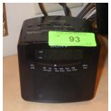DIGICUBE CLOCK RADIO- TURNS ON
