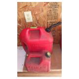 2 GAS CANS (1 1/2 GAL. & 5 GAL.)