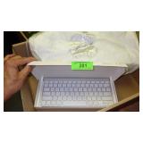 APPLE WIRELESS KEYBOARD- UNTESTED