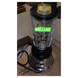 WARING BLENDER (TURNS ON)