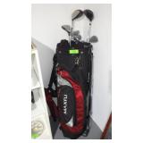 SET OF FOREMOST GOLF CLUBS W/ MAXFLI BAG