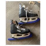 BAUER ICE SKATE (SIZE