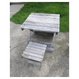 2 COLLAPSIBLE OUTDOOR TABLES 24 x 24 x 21 &>>>>>>
