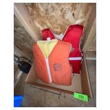 2 STEARNS YOUTH LIFE JACKETS (24"-29" CHEST &>>>>