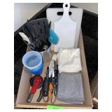 CAMPING SUPPLIES- CUTING BOARDS, UTENSILS, DISH >>