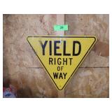 METAL YIELD SIGN 14"