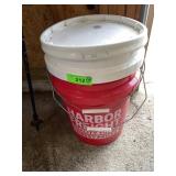 (2) 5 GALLON BUCKETS (1 LID)