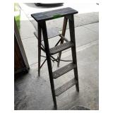 45" WOODEN STEP LADDER