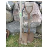 2 SHOVELS, PITCHFORK