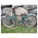 VINTAGE SCHWINN BICYCLE / BIKE