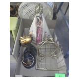 CAT WINE BOTTLE HOLDER, WIRE BASKET, HAND PAINTED>